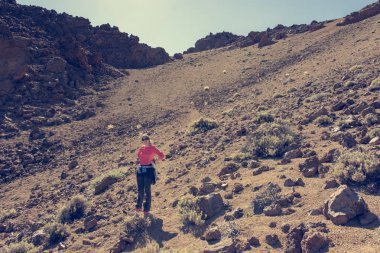 Eylem kamera açık ile macera kadın vloger.