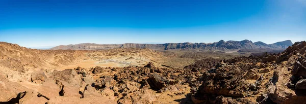 Spectacular vulcanic panorama view of huge crater. — Stock Photo, Image