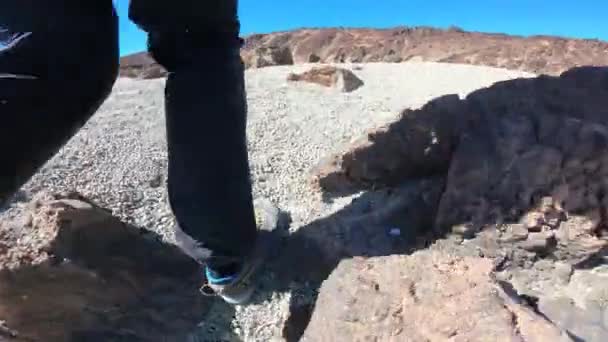 Escursioni spettacolare deserto vulcanico - Basso livello punto di vista . — Video Stock