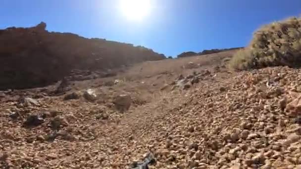 Escursioni spettacolare deserto vulcanico - Basso livello punto di vista . — Video Stock