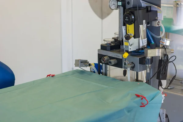 Operating room of veterinary clinics with hi-tech equipment. — Stock Photo, Image