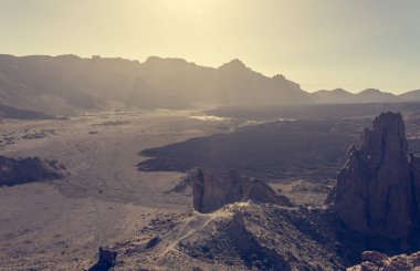 Muhteşem lav formları birçok şekil ve boyutlarda volkanik aktivite sonucunda,