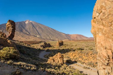 Muhteşem lav formları birçok şekil ve boyutlarda volkanik aktivite sonucunda,