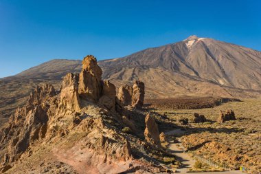 Muhteşem lav formları birçok şekil ve boyutlarda volkanik aktivite sonucunda,