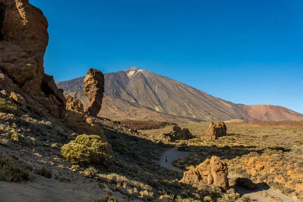 Spektakuläre Lavaformen in vielen Formen und Größen infolge vulkanischer Aktivität, — Stockfoto