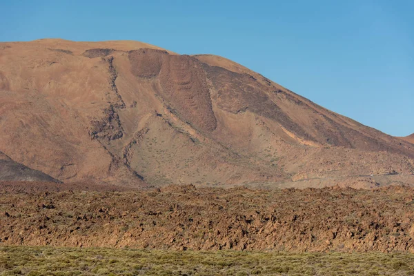 Spektakulært landskap med mange interessante former for vulkansk aktivitet . – stockfoto