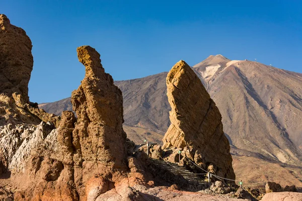 Formas de lava espetaculares em muitas formas e tamanhos como resultado da atividade vulcânica , — Fotografia de Stock