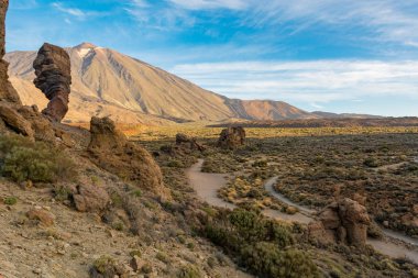 Muhteşem lav formları birçok şekil ve boyutlarda volkanik aktivite sonucunda,
