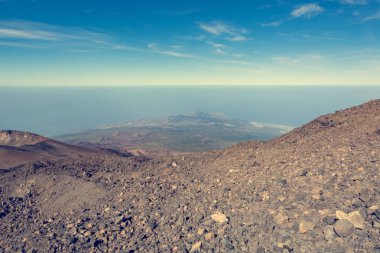 Panoramik deniz seviyesinden volkanik manzara yetiştirme.
