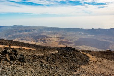 Eski lav akışı ile muhteşem volkanik manzara.