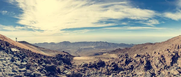 Paysage spectaculaire avec de nombreuses formes intéressantes d'activité volcanique . — Photo