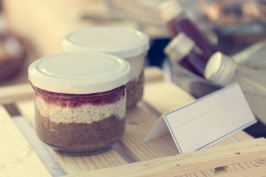 Açık hava pazarında servis edilen lezzetli çöller..