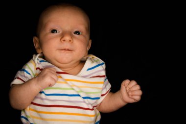 Baby Hayden İki Aylıkken Siyahın Üzerinde