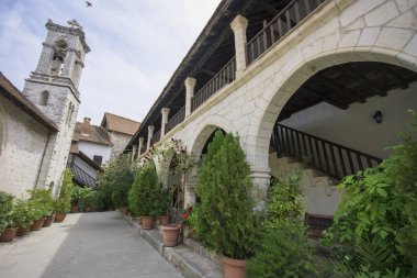 Kıbrıs'taki Chrysoroyiatissa Manastırı