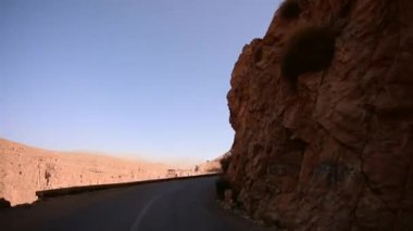 Dades Gorge Vadisi Serpentine Road, Atlas Dağları, Fas üzerinde sürüş