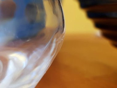 Saydam camdan yapılmış soyut nesne