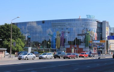 Popüler alışveriş merkezi Tasku. Genel formda. Modern bina.