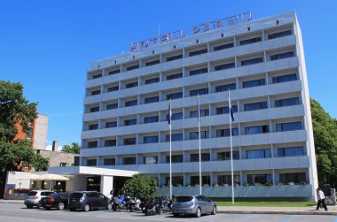 P 'deki en eski ve en ünlü otellerden birinin binası.