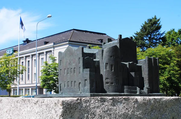 Monument to the old building of the Endle Theater. Bronze mockup — Stock Photo, Image