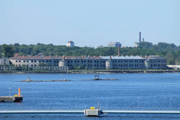 The ancient fortress is a former prison. View from the sea. — Stock Photo, Image