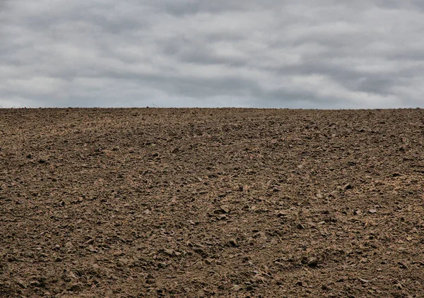 Upplöjd Fält Och Dramatiska Texturerat Himmel Senhösten — Stockfoto