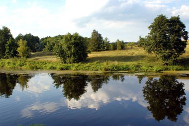 Güzel yaz nehir manzara Bohuslav city Ukrayna yakınındaki Ros nehrinde