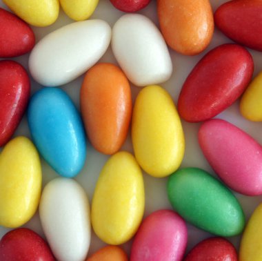 Çok renkli şeker badem