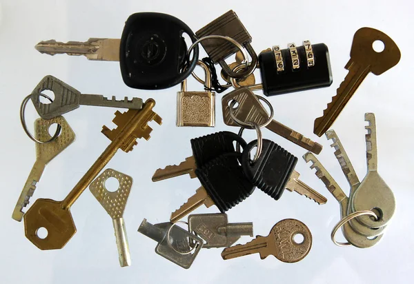 Замки и ключи — стоковое фото