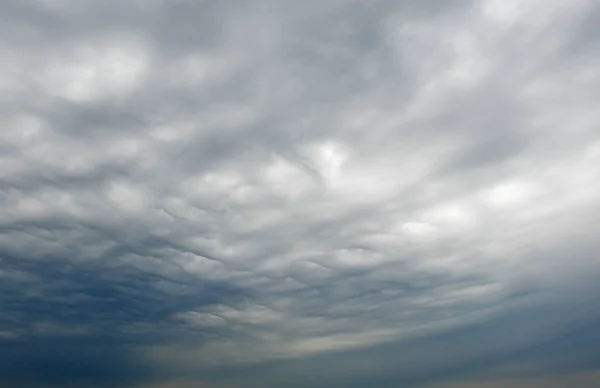Nubes Nimbostratus en el cielo — Foto de Stock