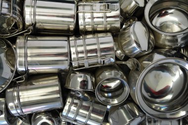 Çeşitli metal mutfak eşyaları