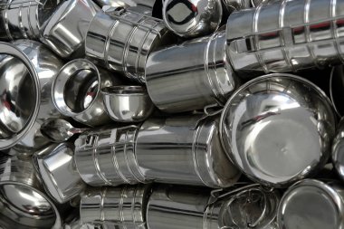 Çeşitli metal mutfak eşyaları