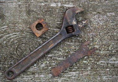 Paslı antika anahtarlar