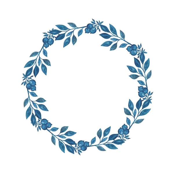 Um arranjo redondo de folhas de fantasia azul escuro e bagas, ornamento abstrato simples — Fotografia de Stock