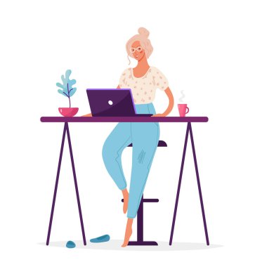 Karantina sırasında bir kadın ev ofisinden uzaktan çalışıyor. Serbest yaşam, serbest yaşam, serbest meslek. Düz vektör çizimi beyaz arkaplanda izole edildi.