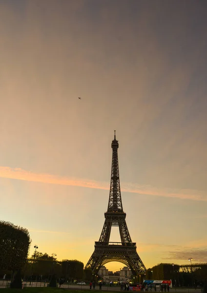 Paris Fransa Ekim 2018 Alacakaranlıkta Eyfel Kulesi Eluminate Eyfel Kulesi — Stok fotoğraf