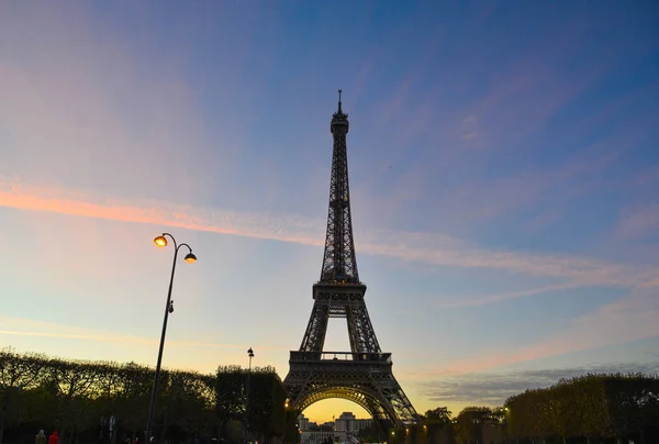 Paris Fransa Ekim 2018 Alacakaranlıkta Eyfel Kulesi Eluminate Eyfel Kulesi — Stok fotoğraf