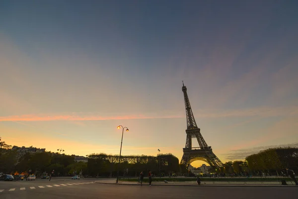 Paris Fransa Ekim 2018 Alacakaranlıkta Eyfel Kulesi Eluminate Eyfel Kulesi — Stok fotoğraf