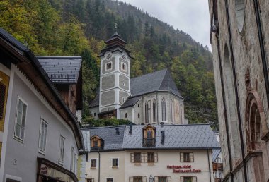 Hallstatt, Avusturya - 15 Ekim 2018. Eski Şehir Hallstatt, Avusturya. Büyüleyici bir göl köy Alpleri'nde Hallstatt.