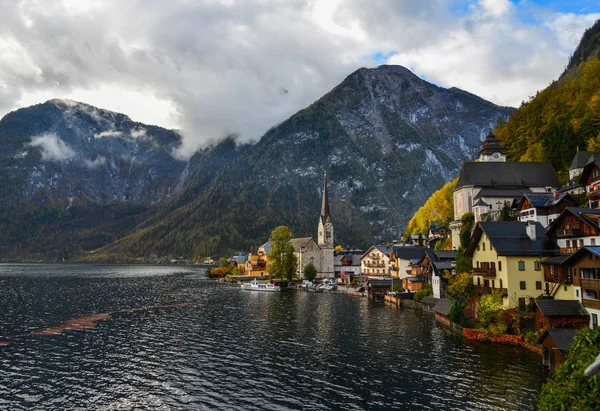 Hermoso Hallstatt Village Austria Hallstatt Encantador Pueblo Junto Lago Los —  Fotos de Stock