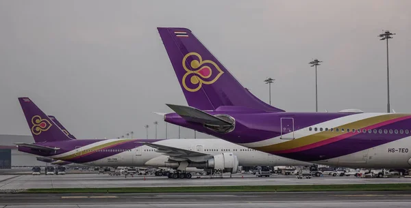 Bangkok Thailand Sep 2018 Passenger Airplanes Thai Airways Docking Bangkok — Stock Photo, Image