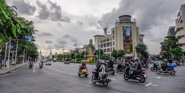 Bangkok Tailandia Abril 2018 Calle Bangkok Tailandia Tráfico Sido Principal — Foto de Stock