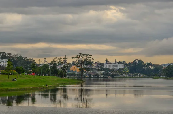 Lago Xuan Huong Pôr Sol Dalat Vietnã Dalat Está Localizado — Fotografia de Stock