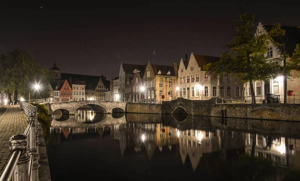 Scenic City View Bruges Canal Beautiful Medieval Colored Houses Night — Stock Photo, Image