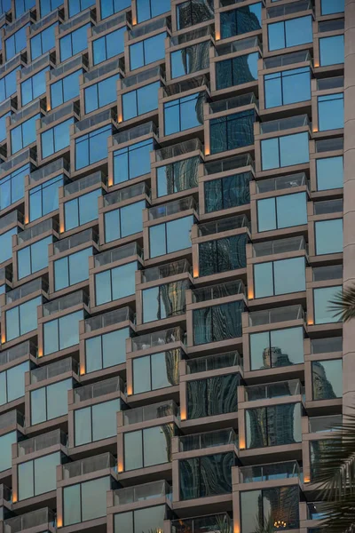 Dubaj Zea Grudnia 2018 Nowoczesne Biuro Budynek Detal Szklanej Powierzchni — Zdjęcie stockowe