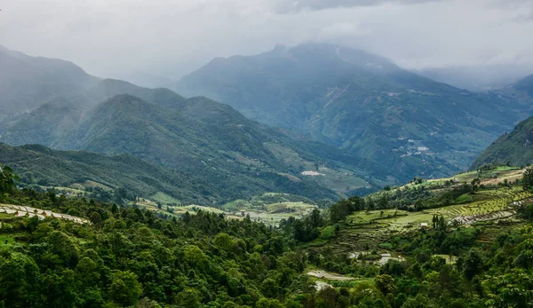 ベトナム北部 サパでの山のシーン サパにある中国の近くにハノイの北西約 350 の国境 — ストック写真