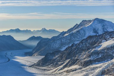 Jungfraujoch Station, İsviçre görünümünden Alp dağlarının görünümü.