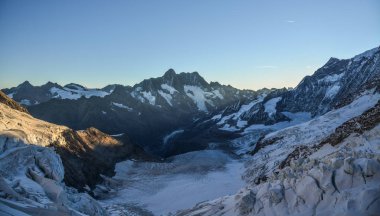 Jungfraujoch Station, İsviçre görünümünden Alp dağlarının görünümü.