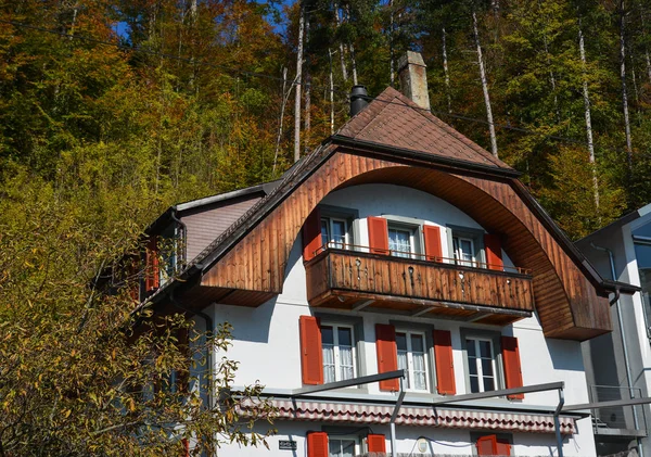 Traditionele Zwitserse Alpen Landelijke Houten Huis Dorp Van Alpine Zwitserland — Stockfoto