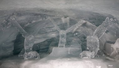 Jungfrau, İsviçre - 20 Ekim 2018. Ice Palace of Jungfraujoch istasyonda (İsviçre hayvan heykel sergisi).