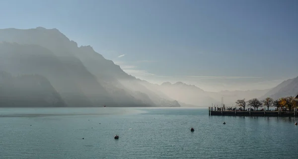 Szwajcarski Jezioro Zachodzie Słońca Brienz Szwajcaria Turkusowy Jeziora Brienz Jest — Zdjęcie stockowe